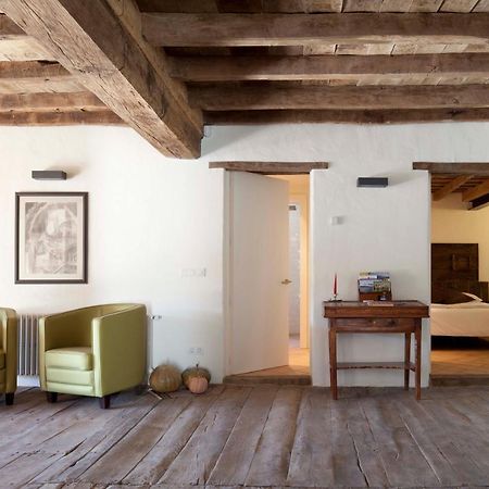 B&B La Rectoria De Sant Miquel De Pineda Sant Felíu de Pallarols Esterno foto