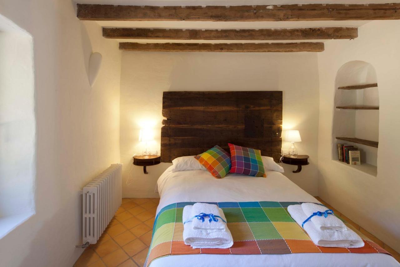 B&B La Rectoria De Sant Miquel De Pineda Sant Felíu de Pallarols Esterno foto