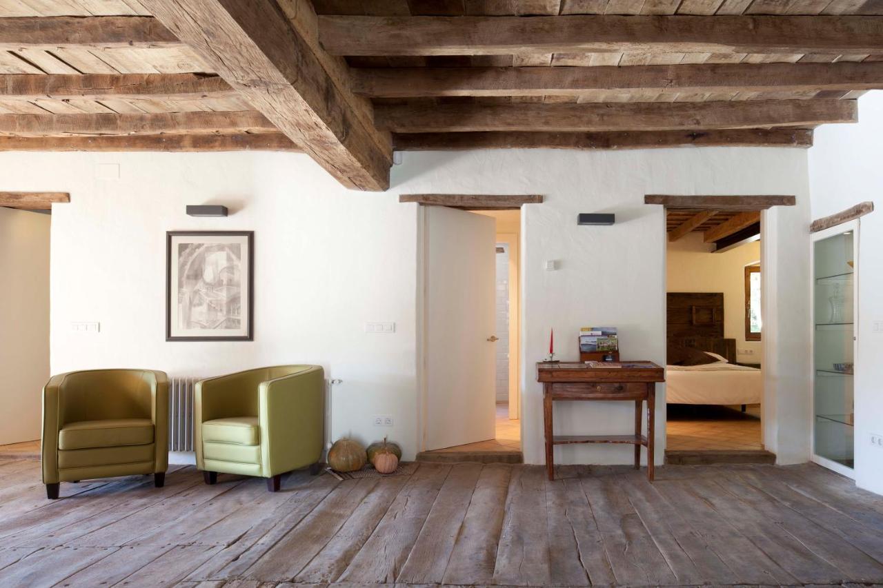 B&B La Rectoria De Sant Miquel De Pineda Sant Felíu de Pallarols Esterno foto