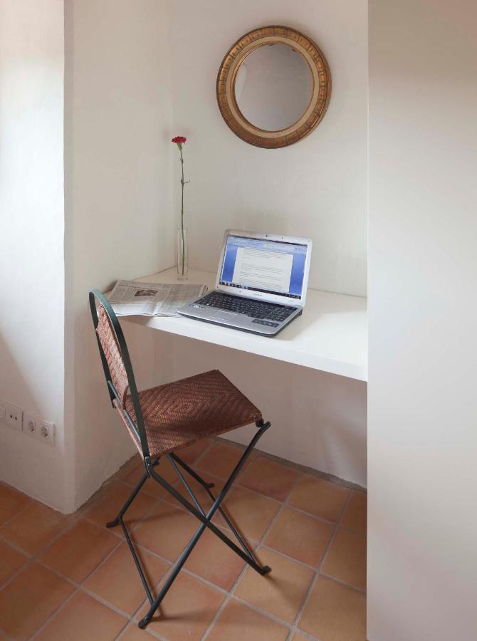 B&B La Rectoria De Sant Miquel De Pineda Sant Felíu de Pallarols Esterno foto